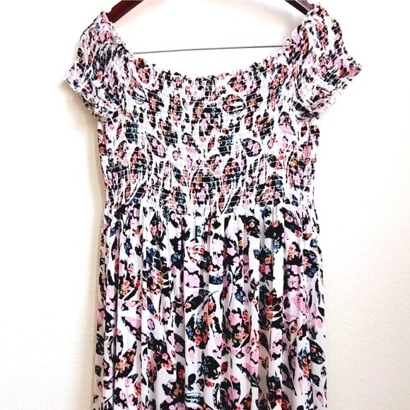 GUESS Floral On/ Off shoulder Maxi Dress Pink M Front Slit Smocked Walk-… - Picture 5 of 14